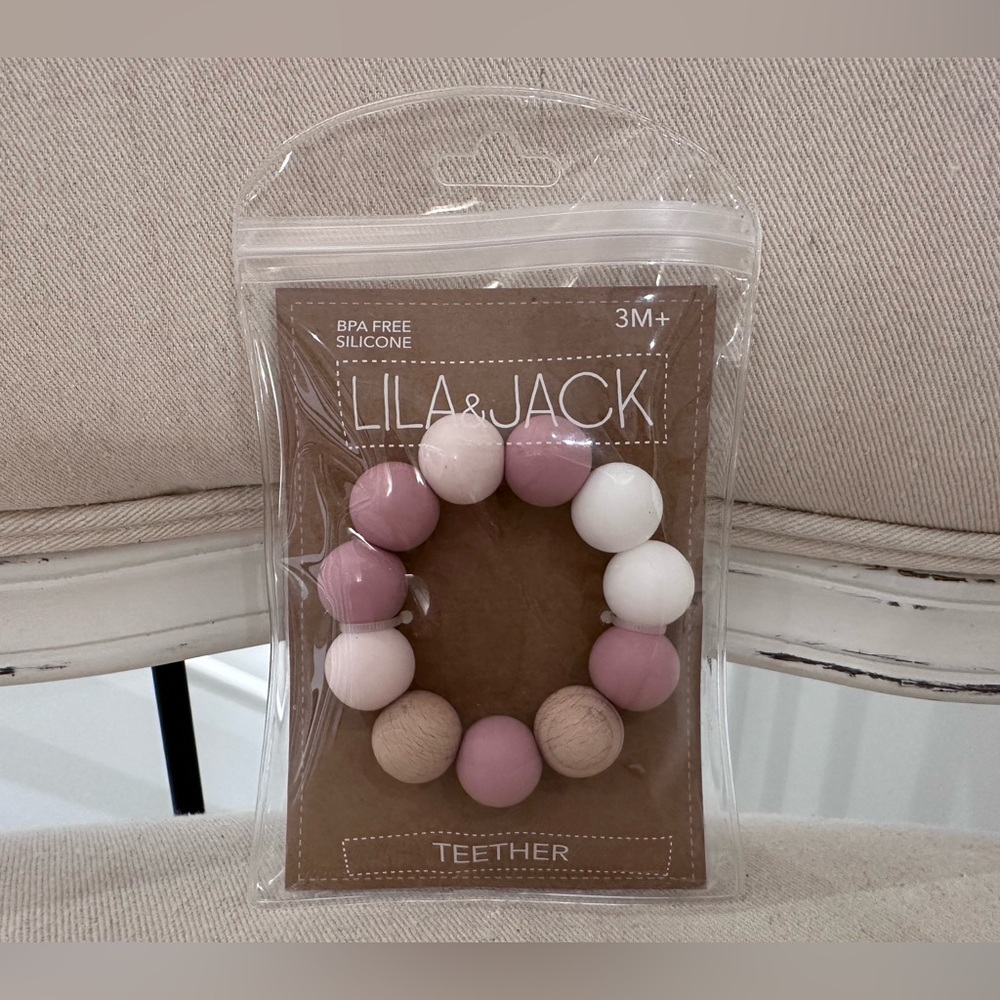 🤍 NWT Lila & Jack Teether Ring Pink and White With Wood Teether